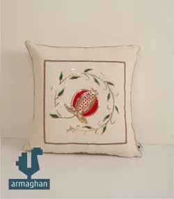 ️کوسن گلدوزی و پولک‌دوزی مجنون