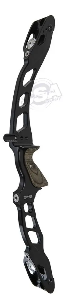 SANLIDA MIRACLE RECURVE PACKAGE 68″ 30LBS RH BLACKُ