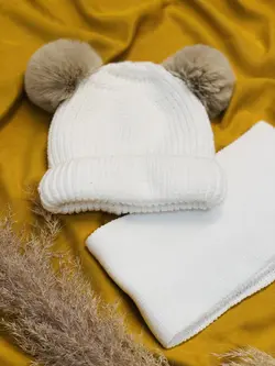 شال و کلاه پوم دار