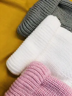 شال و کلاه پوم دار