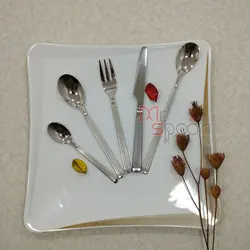سرویس قاشق و چنگال 30 نفره دهنه اروپایی مارک یونیک 132 پارچه طرح چهار خط