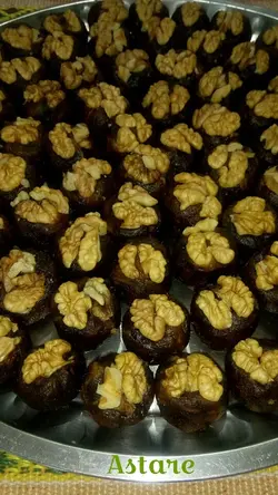 خرما مغز گردويي