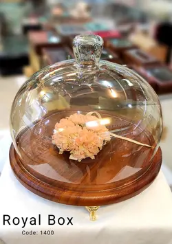 ظرف کیک خوری کف چوبی قهوه ای پایه دار درب شیشه ای