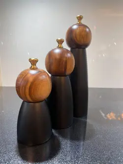 نمک ساب و فلفل ساب چوبی رنگ مشکی در تیره در سه سایز