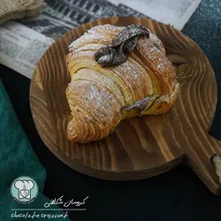 کروسان شکلاتی