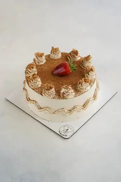 کیک روزانه توت فرنگی بادوم 3