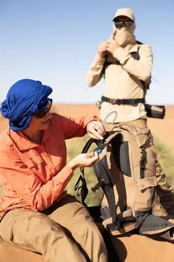 کوله پشتی فورکلاز ضد شن تهویه دار Desert Trekking – 30 لیتری – بژ – Desert 900