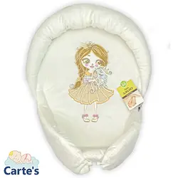 قنداق سوئیسی نوزاد گلدوزی دخترک رنگ کرم