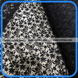 پارچه گیپور مشکی طرح گل و برگ