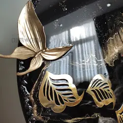 ساعت دیواری رزینی طرح برگ و پروانه مدل CH229