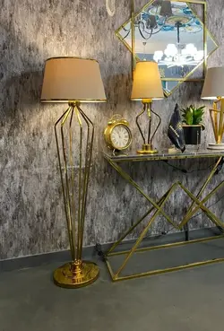 آباژور ایستاده مدرن (کنارسالنی) هرمی کرمی کد L1023