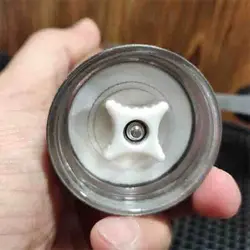 آسیاب قهوه شیشه ای دستی با پایه سیلیکون