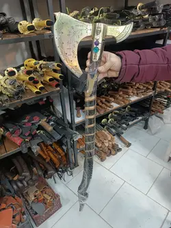 تبر گاد آف وار (God of war)