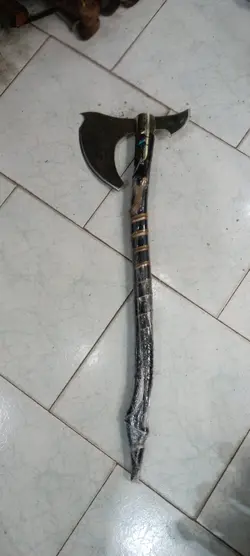 تبر گاد آف وار (God of war)