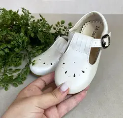 کفش نیلوفر | چرم صنعتی سفید صدفی