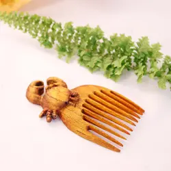 شانه چوبی دستساز طرح خرچنگ ویولن زن