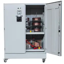 استابلایزر سروو موتوری ۱۰۰ کاوا سه‌فاز افزایش ولتاژ از ۲۷۰ ولت