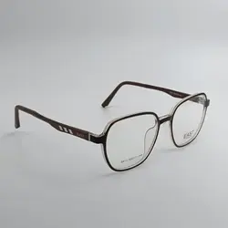 عینک طبی اِست