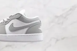 نایک ایر جردن وان لو ولف گری  Nike Air Jordan 1 Low Wolf Grey