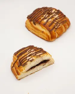 کروسان کرم کاکائو فندقی