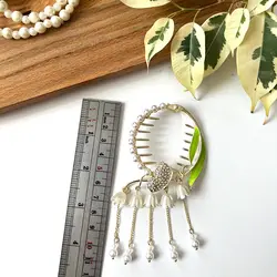 گوجه ای شکوفه و برگ سبز آویزدار