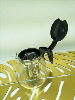 قوری پیرکس صافی دار دسته لاکی