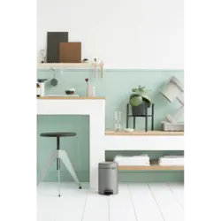 سطل زباله نیو آیکن پدالی 3 لیتر پلاتینیوم برابانتیا