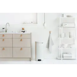 سطل زباله نیو آیکن پدالی 30 لیتر سفید برابانتیا