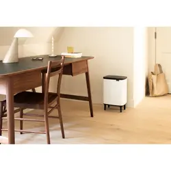 سطل زباله بو تاچ بین بلند 12 لیتر سفید برابانتیا