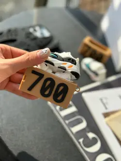 کاور ایرپاد Adidas YEEZY 700