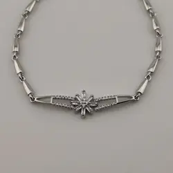 دستبند طرح جواهر گل بغل نگین | اکسسوری گلامور