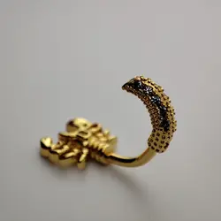 پیرسینگ ناف عقرب طلایی نگین دار | اکسسوری گلامور