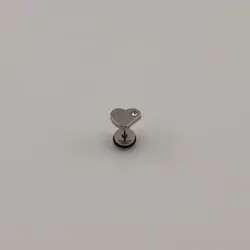 پیرسینگ گوش طرح قلب نگین دار | اکسسوری گلامور