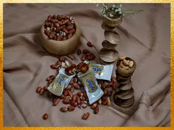 حلوا سوهانی لقمه ای با مغز بادام زمینی جعبه ای  450 گرمی