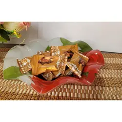 خرما شکلاتی پذیرایی با مغزی بادام درختی (شکلات شیری) – 250 گرم