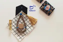 جانماز جیبی پارچه ای طرح حاج قاسم (رنگ کرم)