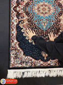 فرش کناره طرح ارکیده سرمه ای ورژن