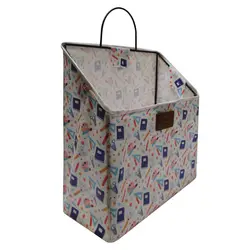 ریکاردو باکس فلزی آویز ذوزنقه 15*30 زمینه سفید طرح کتاب و قیچی