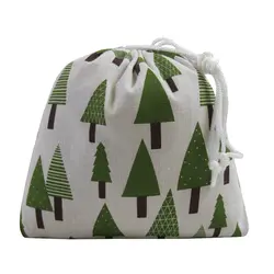 کاج کیسه بند دار زمینه سفید طرح درخت های کاج متوسط