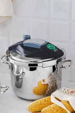 ست جهیزیه زودپر و قابلمه و ماهیتابه و قوری کتری طرح سوفیا کاراجا