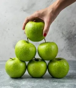 سیب سبز دستچین شده