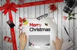 دانلود طرح لایه باز آیتم های متفرقه پس زمینه دیوار چوبی و دوربین و عینک و روبان کد IT(۸)