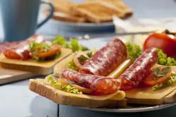دانلود تصویر شاتراستوک اسنک ژامبون و پنیر کد۰۹۷۲۳۸۹۶۵۹