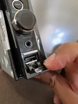 پخش کننده خودرو کنوود مدل MDV-323 (کارکرده فابریک)
