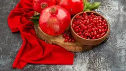 تصویر نمای بالا و کلوزآپ انار شب یلدا - ایران پیک | پیکفری