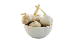 تصویر زمینه سفید مجموعه سیر توی کاسه سرامیکی - ایران پیک | پیکفری