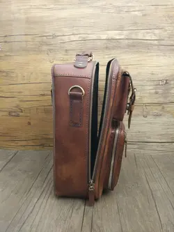 کیف دانشجویی اداری دیپلمات مسافرتی چرم طبیعی دستدوز i-132 برند ایزاکو