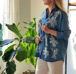 شومیز جین گلدوزی پولک دوزی اورجینال ترک طرح نیلوفرانه