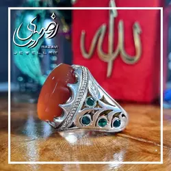 انگشتر نقره دست ساز مردانه عقیق یمنی با مخراج کاری زمرد