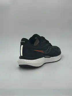 ساکونی تریموف ۱۹ SauconyTriumph19